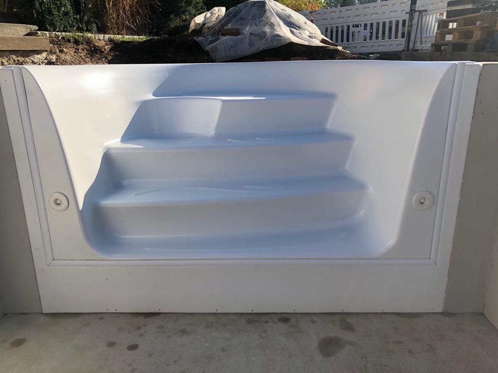 Römertreppe grau Pooltreppe Treppe GFK Schwimmbadtreppe Einbautreppe